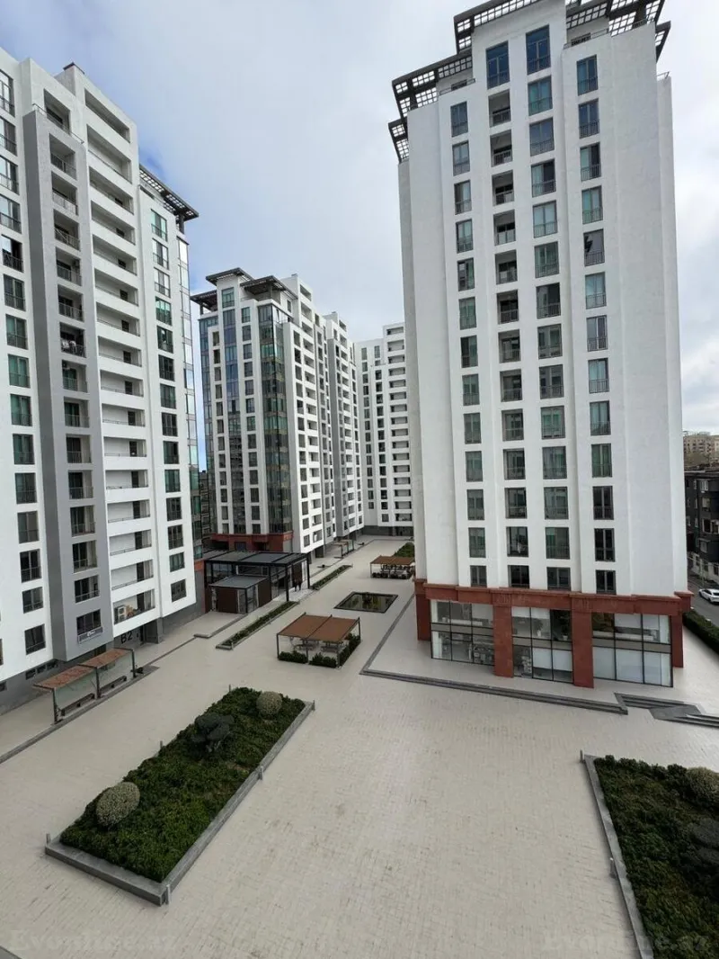 Satılır 3 otaqlı Mənzil Yeni tikili 130 m² Elmlər Akademiyası m. - şəkil 10