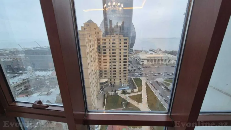 Kirayə verilir 4 otaqlı Mənzil Yeni tikili 200 m² Sahil m. - şəkil 3