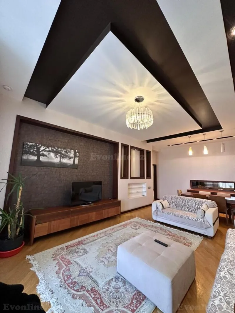 Kirayə verilir 3 otaqlı Mənzil Yeni tikili 135 m² İçərişəhər m. - şəkil 2