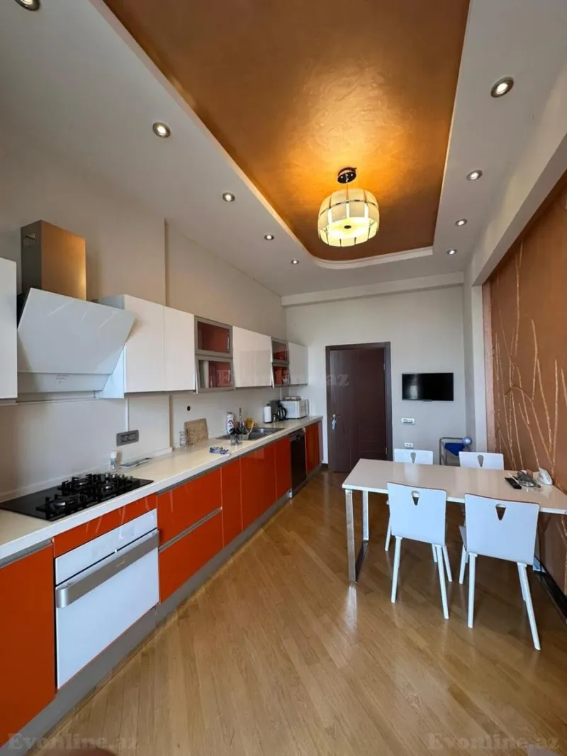 Kirayə verilir 3 otaqlı Mənzil Yeni tikili 135 m² İçərişəhər m. - şəkil 4