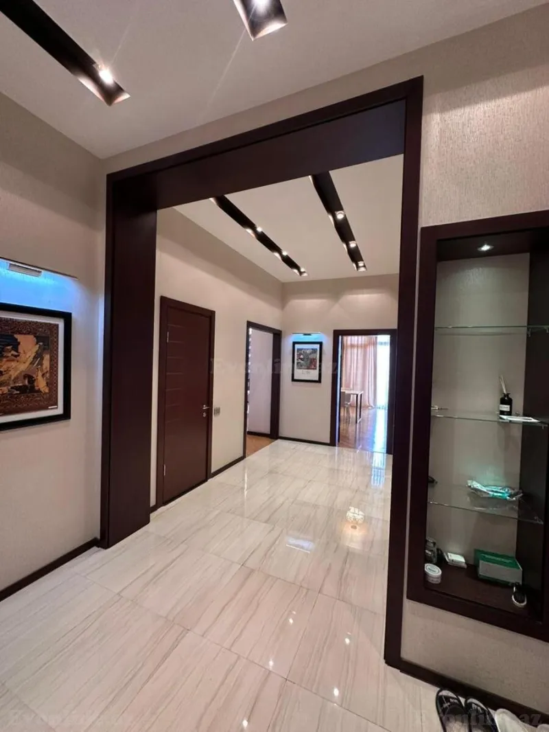 Kirayə verilir 3 otaqlı Mənzil Yeni tikili 135 m² İçərişəhər m. - şəkil 13