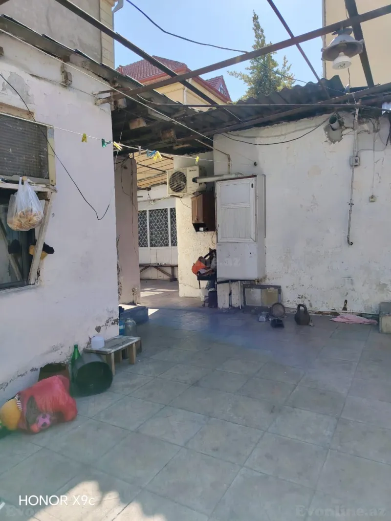 Satılır 6 otaqlı Həyət evi 225 m² Atatürk pr.