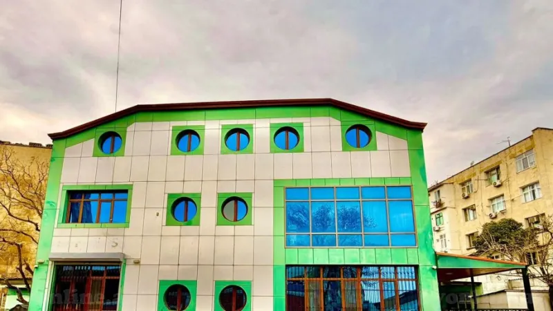 Kirayə verilir Ofis 240 m² Dərnəgül m.