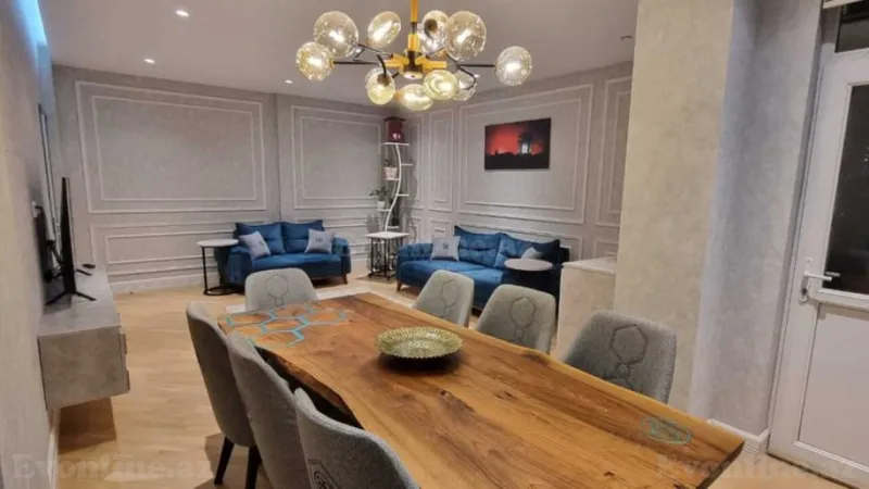 3 otaqlı Mənzil 120 m² İnşaatçılar m. Satılır