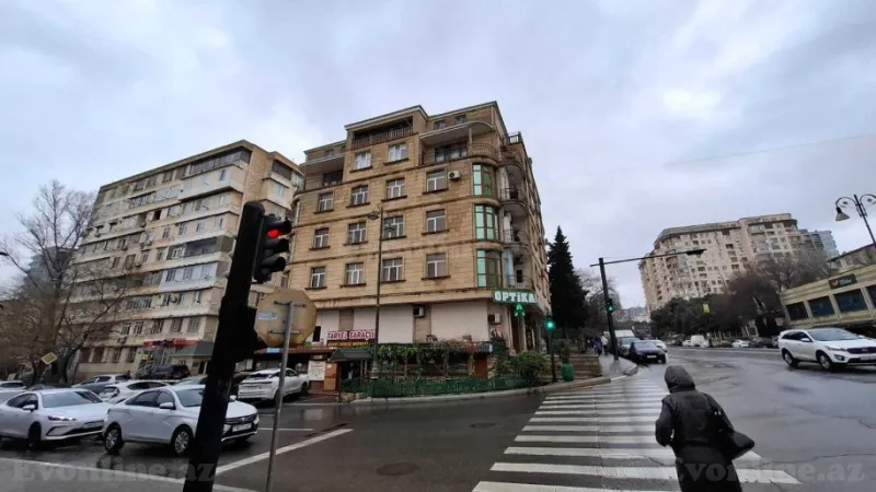 Satılır 7 otaqlı Mənzil Yeni tikili 408 m² Memar Əcəmi m.