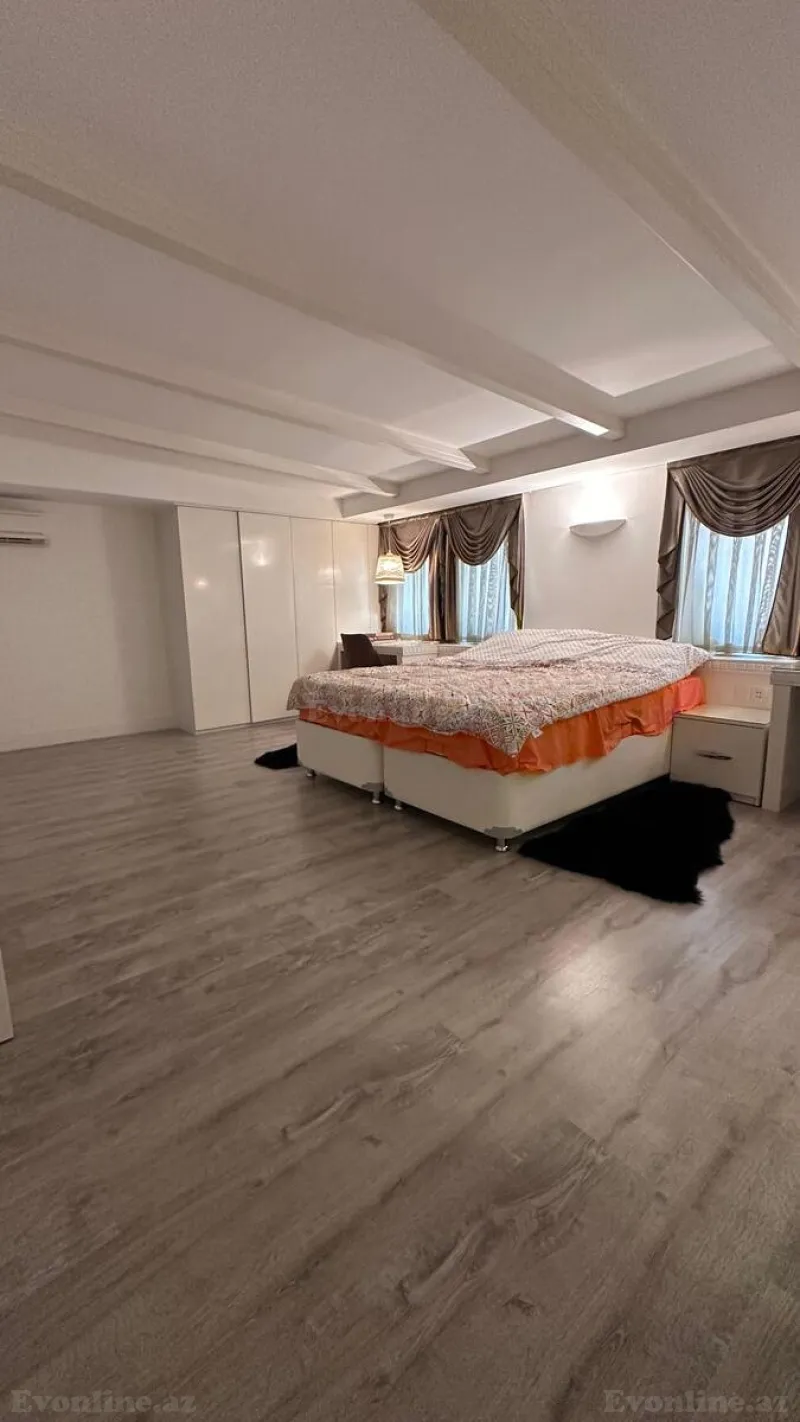 Satılır 5 otaqlı Mənzil Köhnə tikili 250 m² Sahil m. - şəkil 6