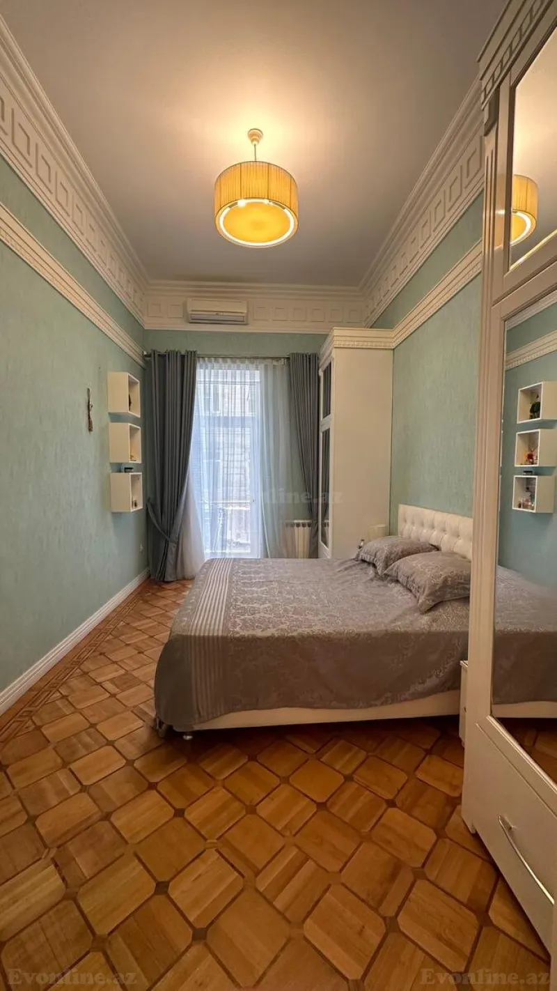 Satılır 5 otaqlı Mənzil Köhnə tikili 250 m² Sahil m. - şəkil 9