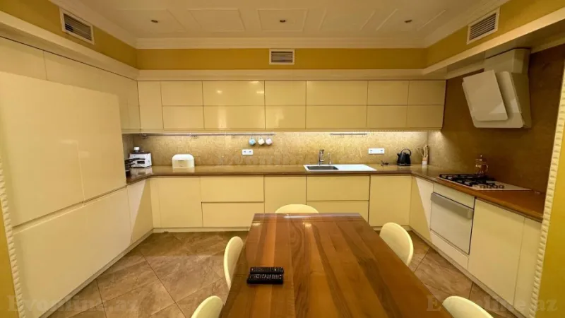 Satılır 5 otaqlı Mənzil Köhnə tikili 250 m² Sahil m. - şəkil 16