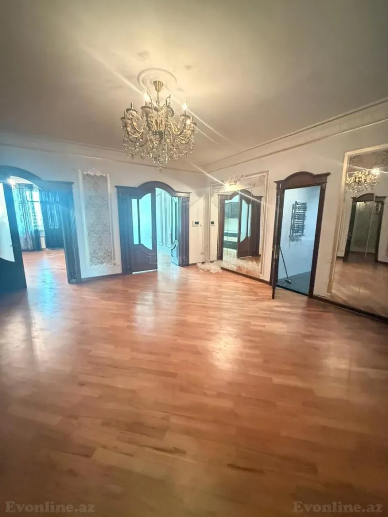 Satılır 5 otaqlı Mənzil Köhnə tikili 250 m² Sahil m. - şəkil 27