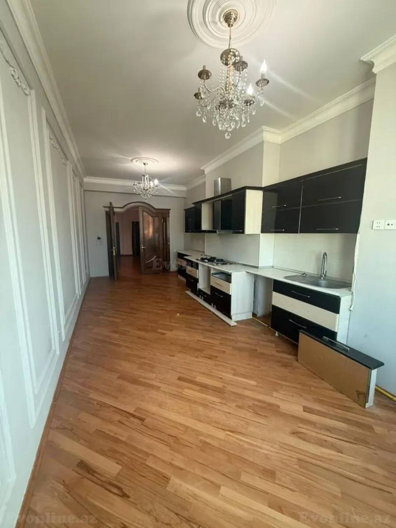 Satılır 5 otaqlı Mənzil Köhnə tikili 250 m² Sahil m. - şəkil 28