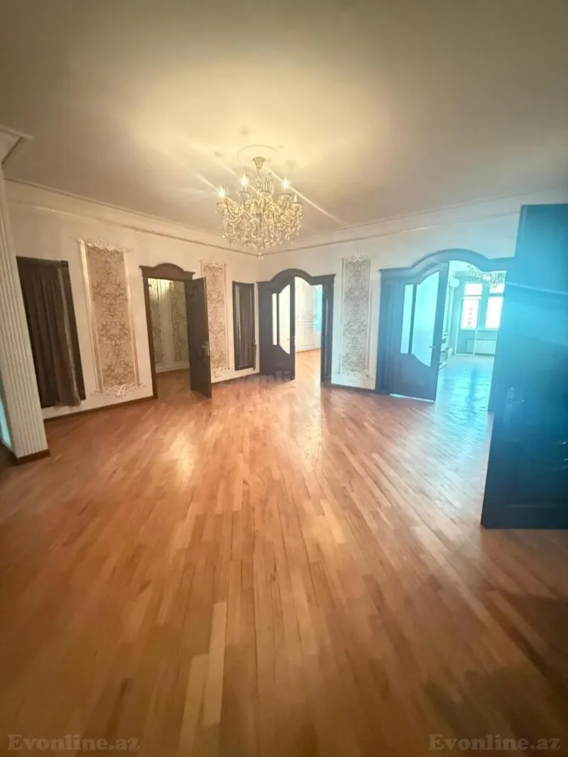 Satılır 5 otaqlı Mənzil Köhnə tikili 250 m² Sahil m. - şəkil 29