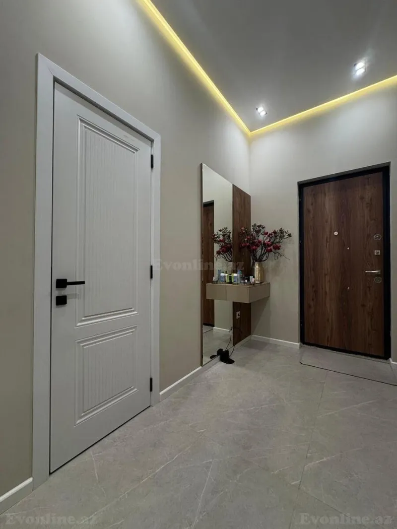 2 otaqlı Mənzil 87 m² 28 May m. Kirayə verilir