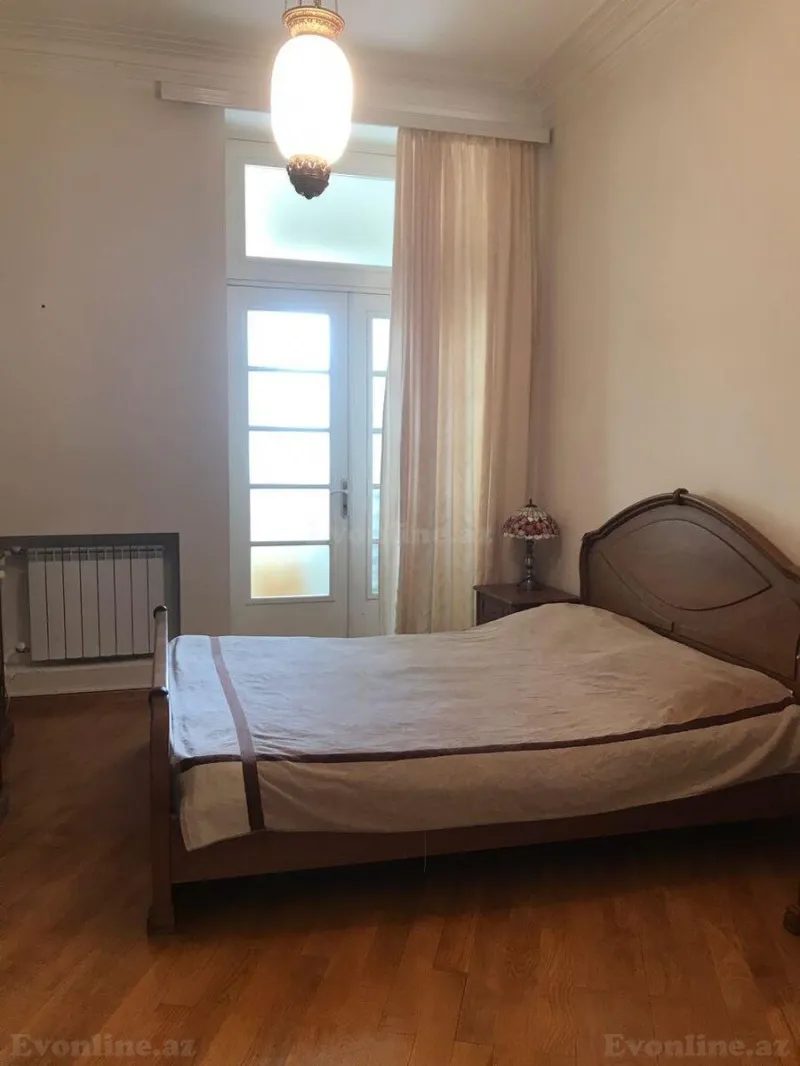 Kirayə verilir 2 otaqlı Mənzil Köhnə tikili 70 m² İçərişəhər m. - şəkil 3