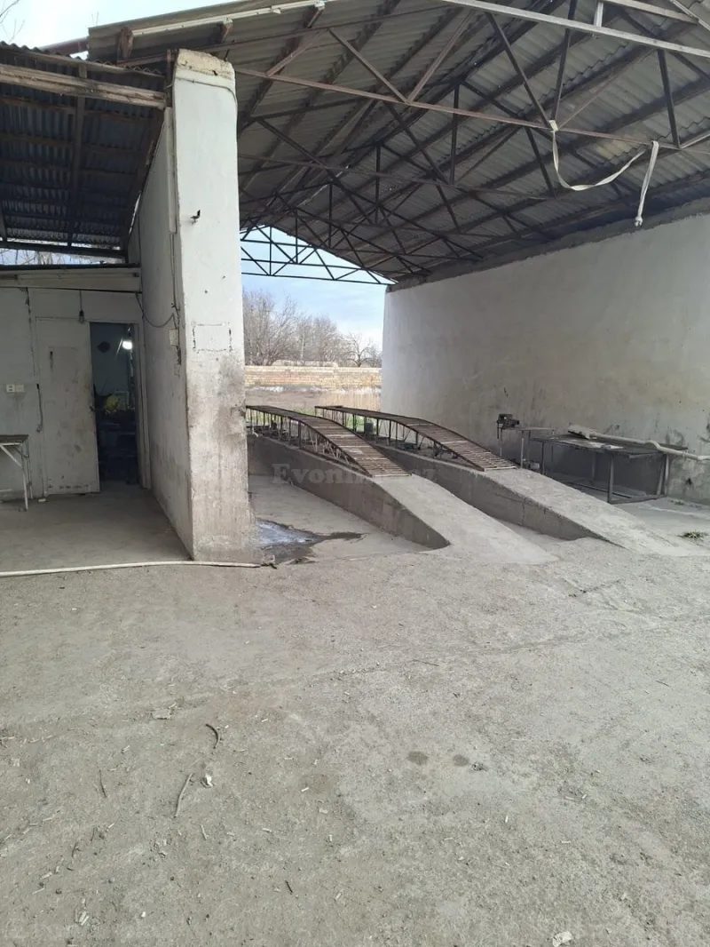 Satılır Obyekt 1500 m² Yevlax - şəkil 2