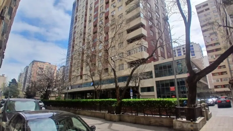 Satılır 5 otaqlı Mənzil Yeni tikili 205 m² Nəsimi r. - şəkil 17