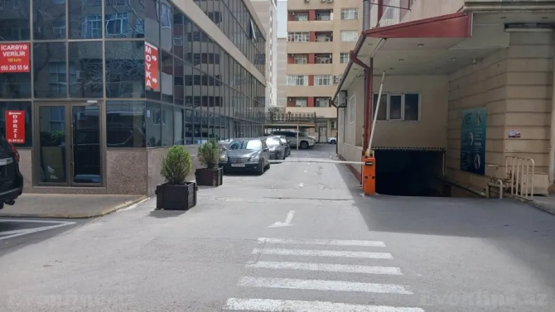 Satılır 4 otaqlı Mənzil Yeni tikili 168 m² Nəsimi r. - şəkil 22