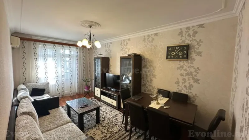 Satılır 3 otaqlı Mənzil Köhnə tikili 70 m² 9-cu mikrorayon