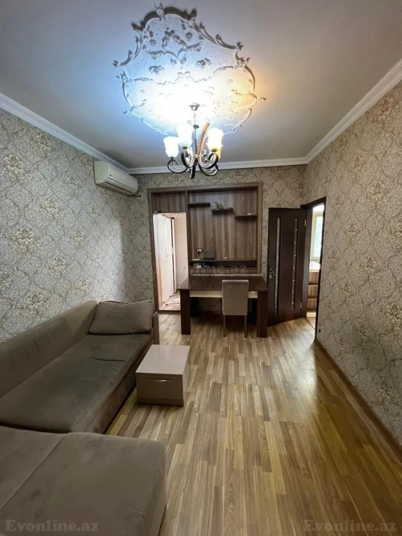 Satılır 2 otaqlı Mənzil Köhnə tikili 45 m² 5-ci mikrorayon