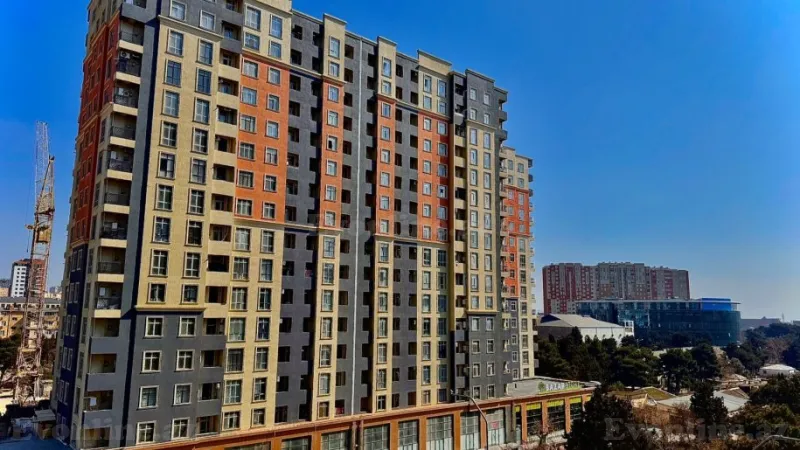 4 otaqlı Mənzil 127 m² Qara Qarayev m. Satılır