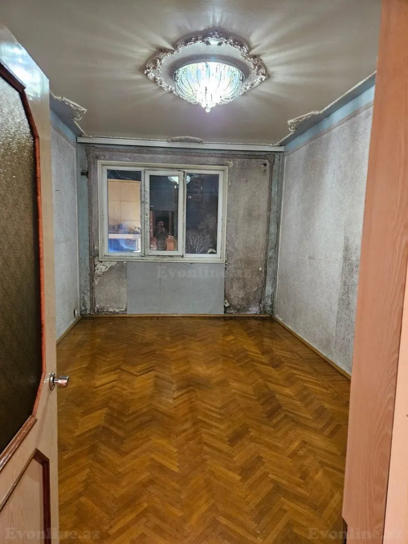 Satılır 3 otaqlı Mənzil Köhnə tikili 75 m² 5-ci mikrorayon - şəkil 2