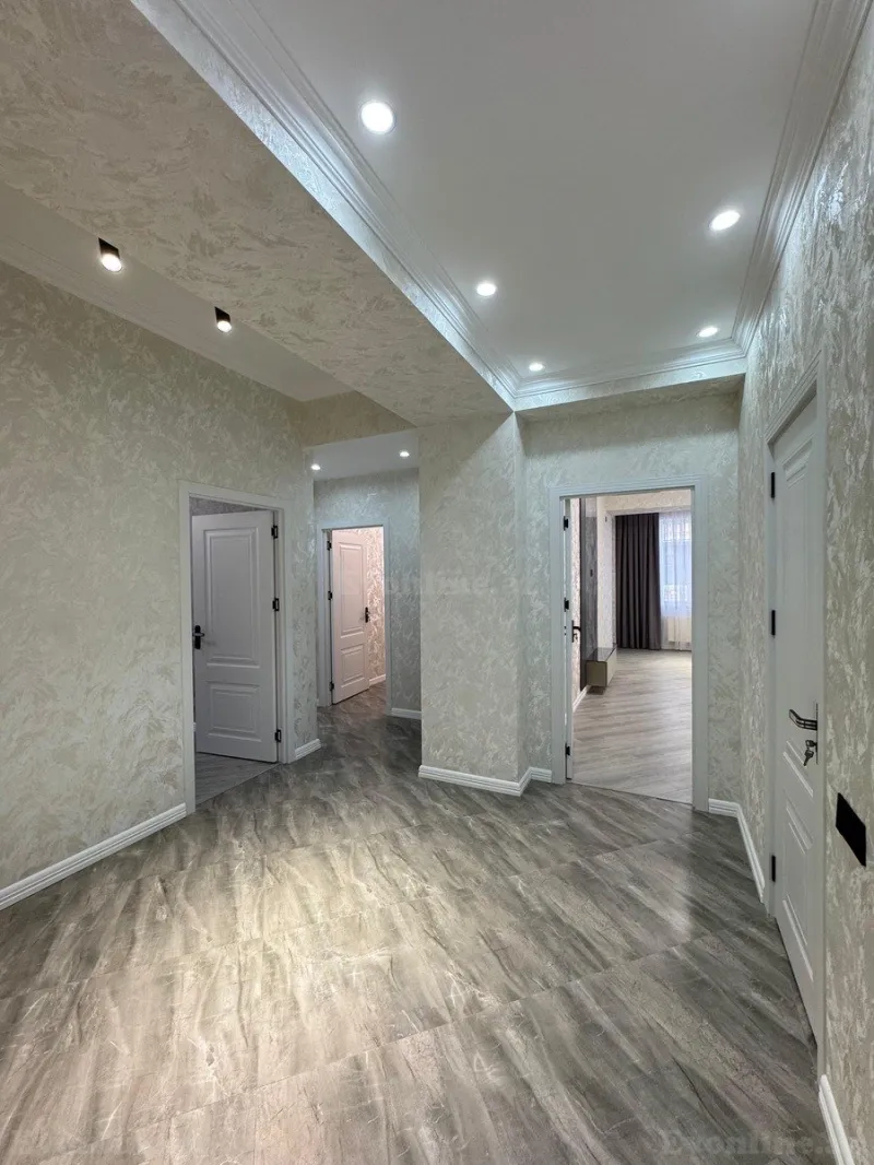 Satılır 3 otaqlı Mənzil Yeni tikili 97 m² 8-ci mikrorayon - şəkil 3