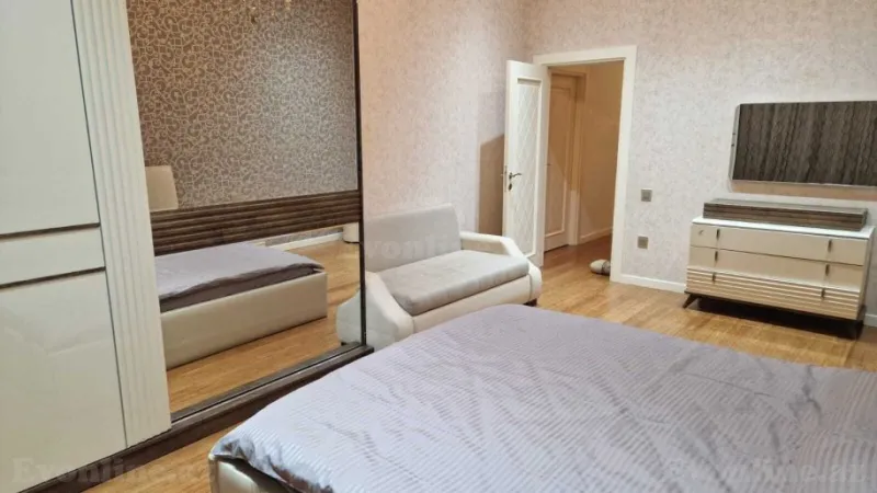 Kirayə verilir 4 otaqlı Mənzil Yeni tikili 180 m² Nizami m. - şəkil 6