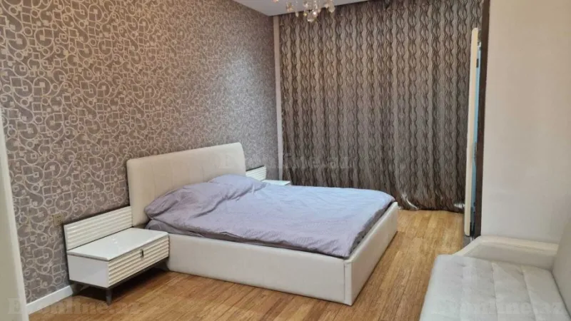 Kirayə verilir 4 otaqlı Mənzil Yeni tikili 180 m² Nizami m. - şəkil 13