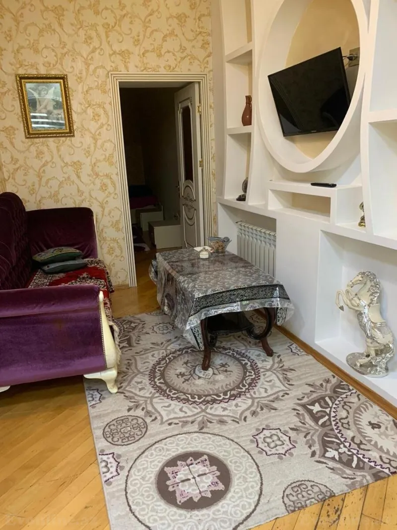 2 otaqlı Mənzil 50 m² 28 May m. Kirayə verilir