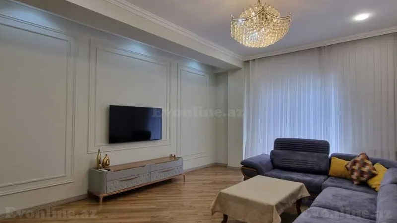 3 otaqlı Mənzil 130 m² Xətai r. Kirayə verilir
