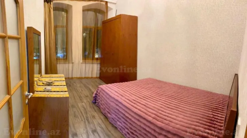 Satılır 3 otaqlı Mənzil Köhnə tikili 110 m² Sahil m. - şəkil 8