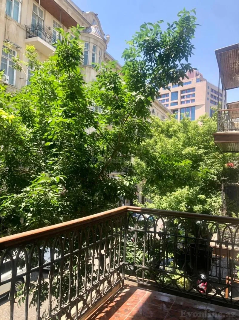 Satılır 3 otaqlı Mənzil Köhnə tikili 110 m² Sahil m. - şəkil 13