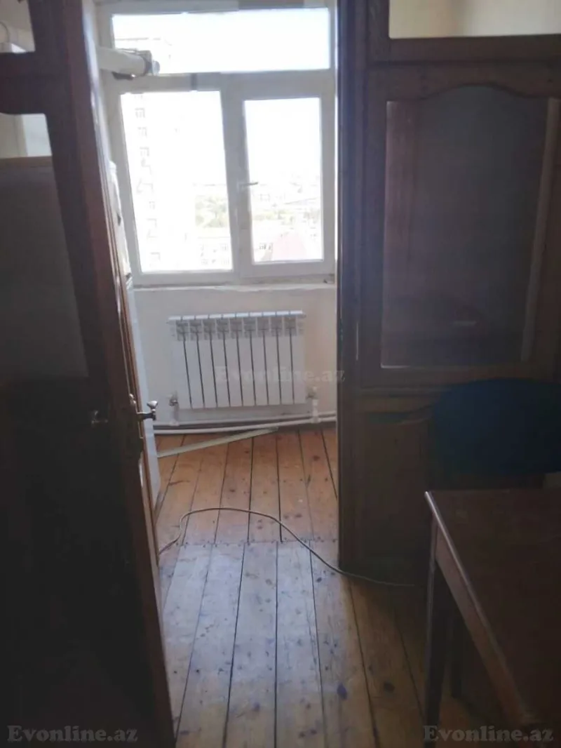 Satılır 2 otaqlı Mənzil Köhnə tikili 70 m² Gənclik m. - şəkil 8