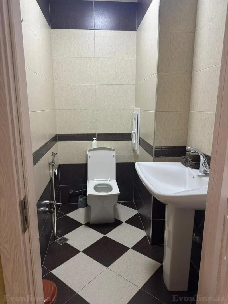 Kirayə verilir 3 otaqlı Mənzil Yeni tikili 164 m² Nərimanov r. - şəkil 3