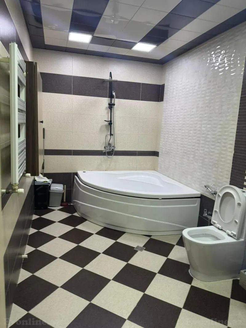 Kirayə verilir 3 otaqlı Mənzil Yeni tikili 164 m² Nərimanov r. - şəkil 6