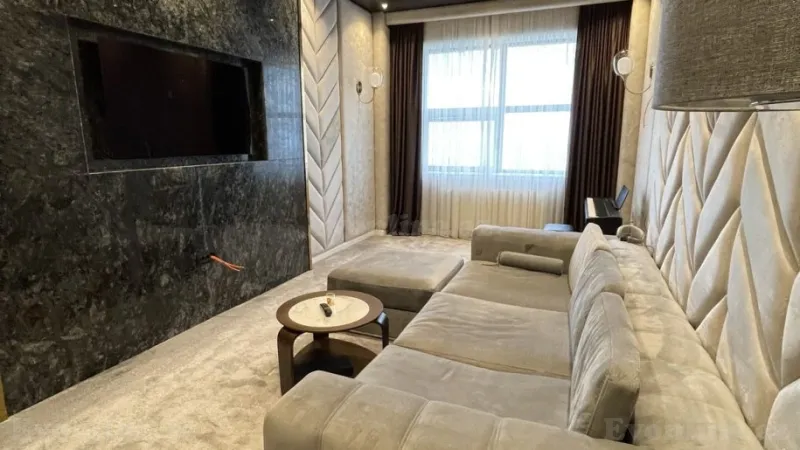 Satılır 4 otaqlı Mənzil Yeni tikili 217 m² Elmlər Akademiyası m. - şəkil 3