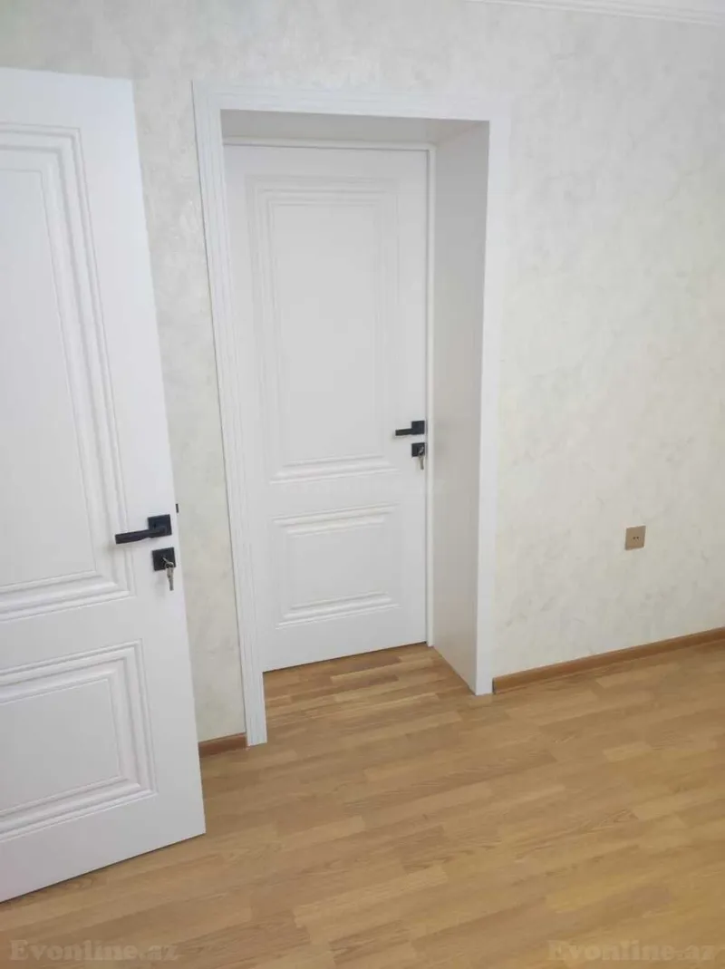 3 otaqlı Mənzil 65 m² Elmlər Akademiyası m. Satılır
