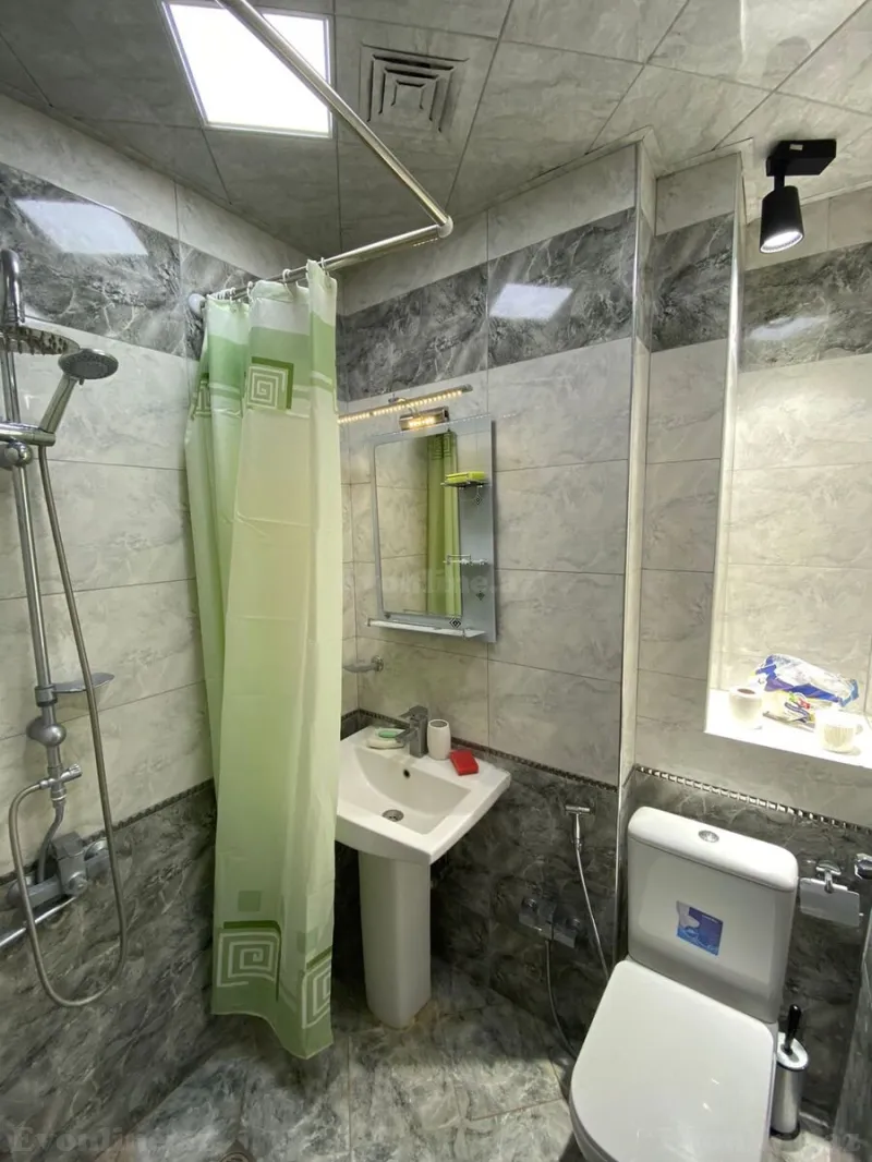 Kirayə verilir 2 otaqlı Mənzil Yeni tikili 60 m² İnşaatçılar m. - şəkil 17