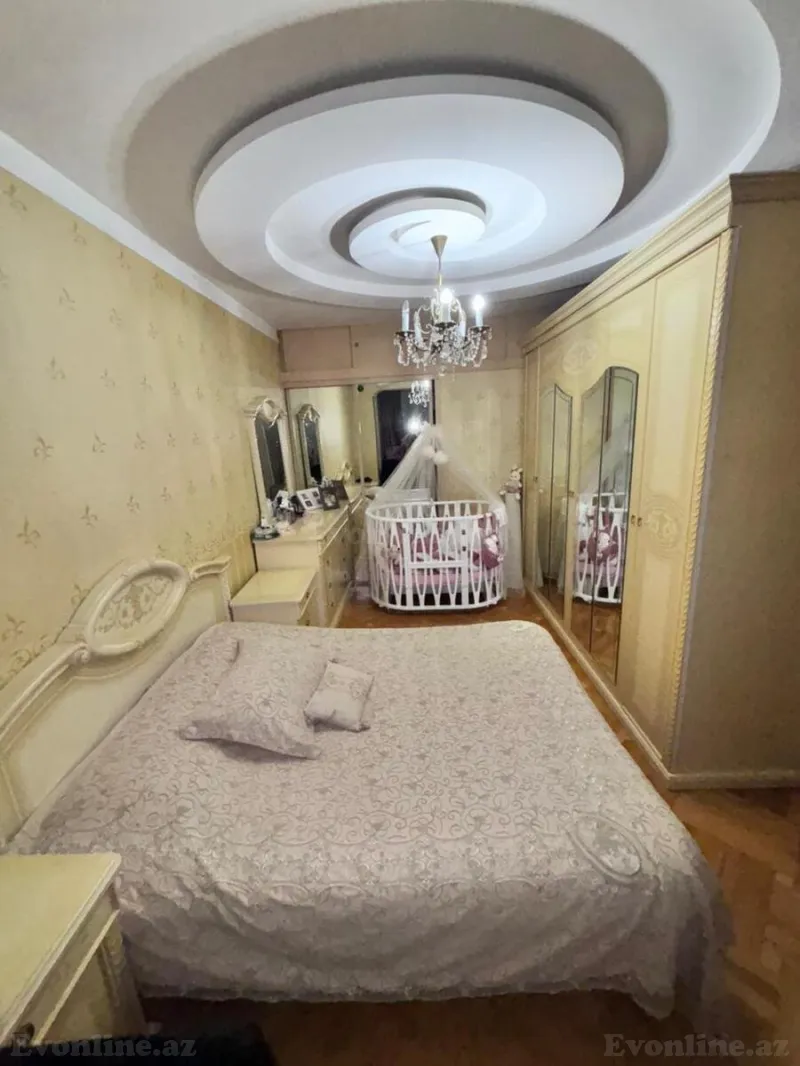 Satılır 4 otaqlı Mənzil Köhnə tikili 105 m² İçərişəhər m. - şəkil 2