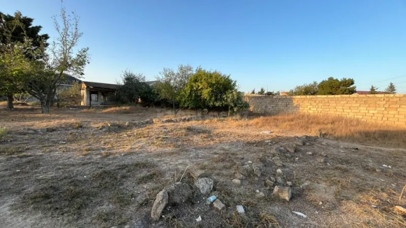 Torpaq Sabunçu r. Satılır