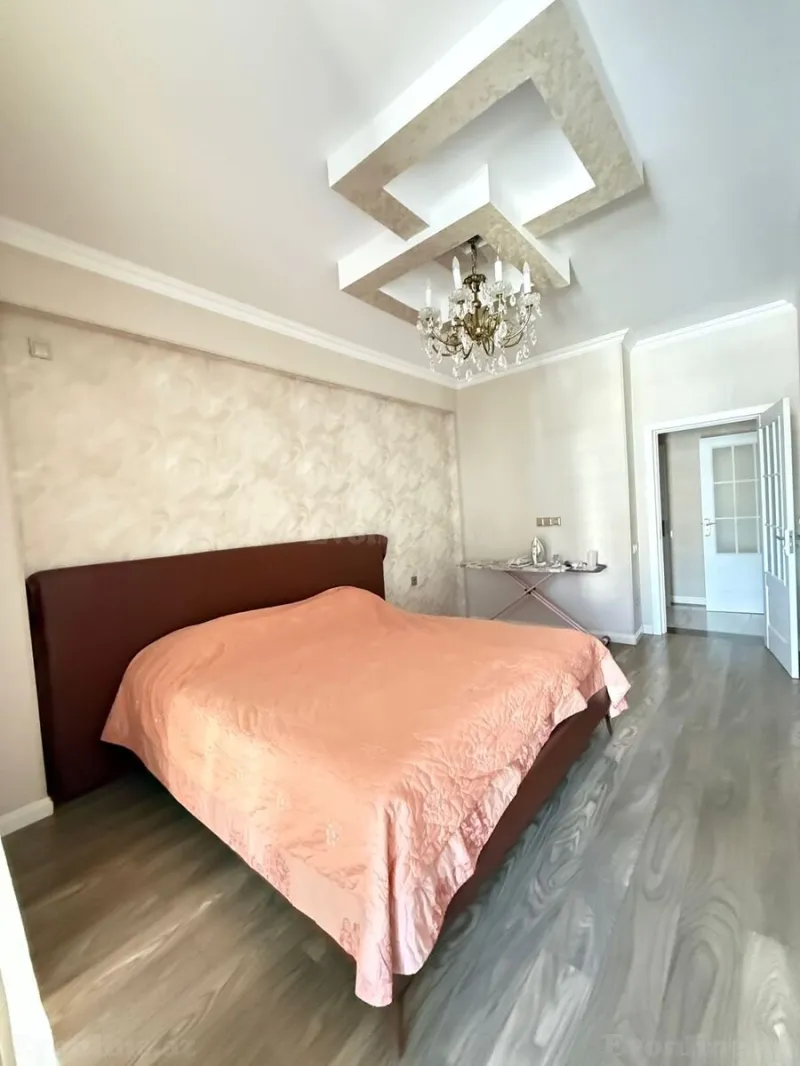 Satılır 4 otaqlı Mənzil Yeni tikili 160 m² 28 May m. - şəkil 8