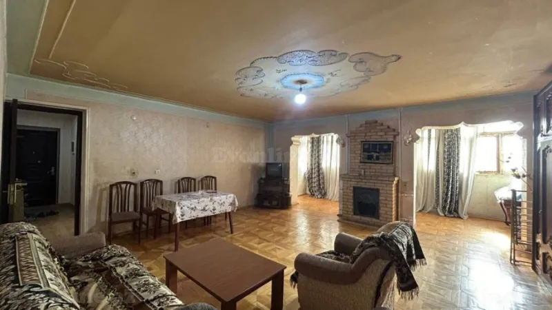 Satılır 4 otaqlı Mənzil Köhnə tikili 90 m² Neftçilər m. - şəkil 6