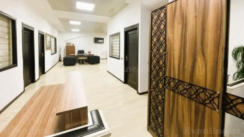 4 otaqlı Ofis 200 m² Xalqlar Dostluğu m. Kirayə verilir