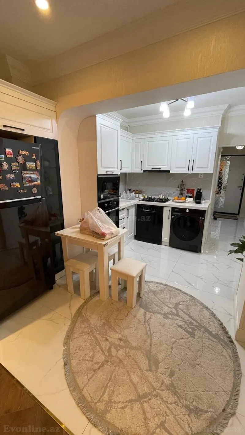 Satılır 3 otaqlı Mənzil Köhnə tikili 120 m² Nəsimi r. - şəkil 2