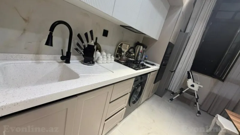 Satılır 3 otaqlı Mənzil Yeni tikili 92 m² Səbail r. - şəkil 13