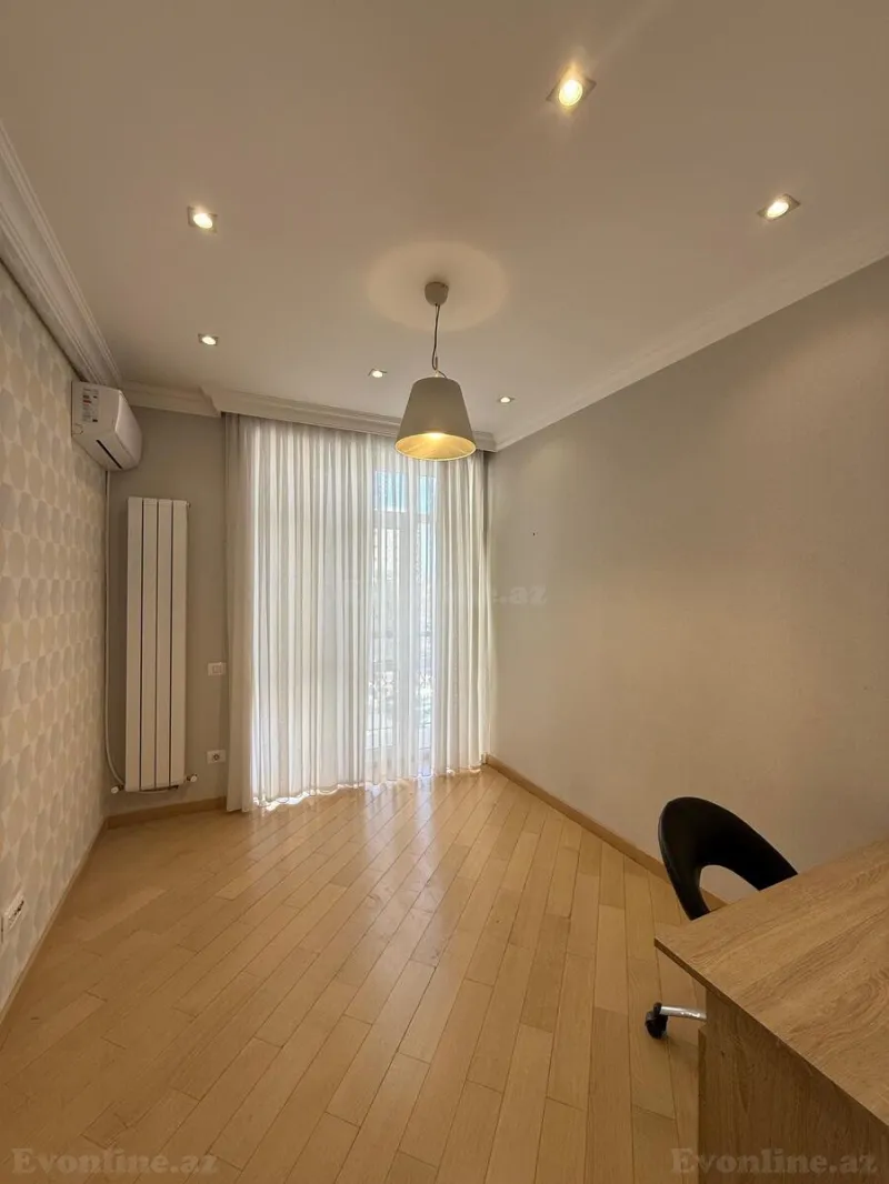 2 otaqlı Mənzil 41 m² Elmlər Akademiyası m. Satılır