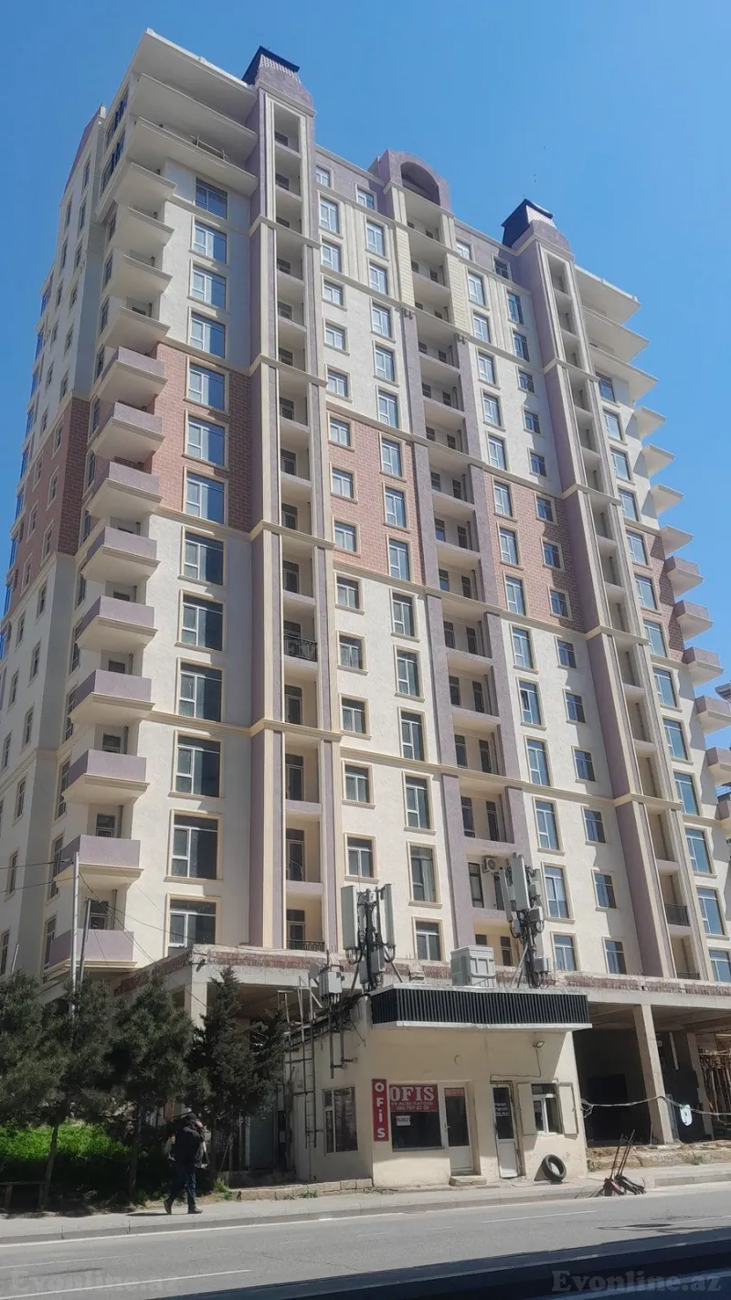 3 otaqlı Mənzil 112 m² Xətai r. Satılır