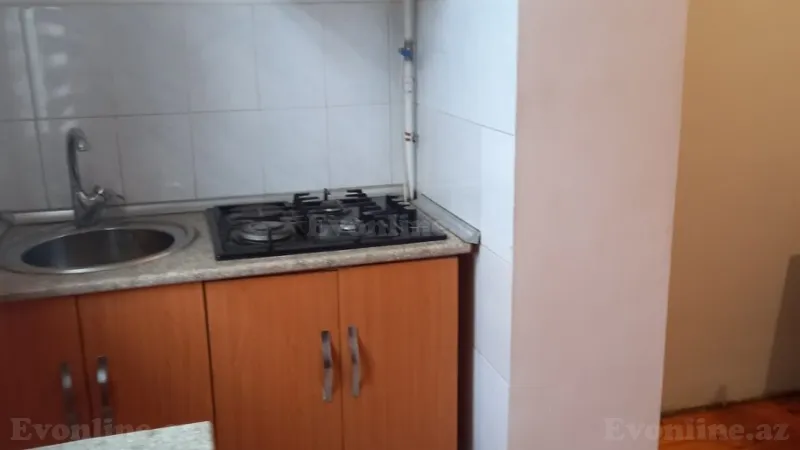 Satılır 2 otaqlı Mənzil Köhnə tikili 65 m² Xətai r. - şəkil 4