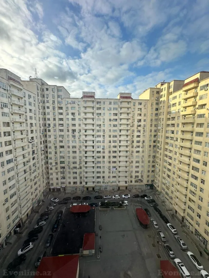 Satılır 5 otaqlı Mənzil Yeni tikili 180 m² Memar Əcəmi m.