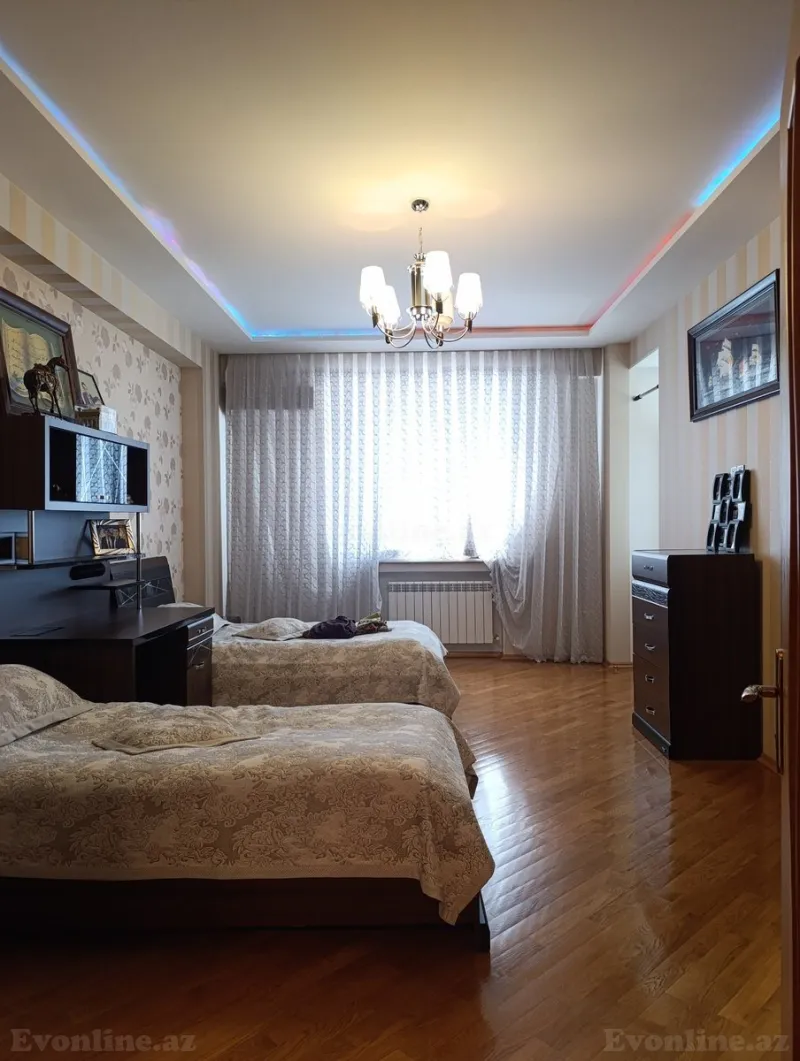 Satılır 5 otaqlı Mənzil Yeni tikili 180 m² Memar Əcəmi m. - şəkil 9