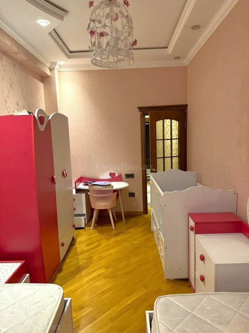Satılır 4 otaqlı Mənzil Yeni tikili 185 m² Xətai m. - şəkil 9